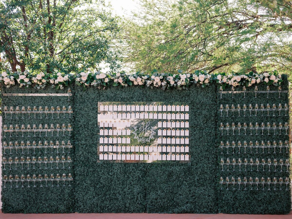 champagne-wall-seating-display