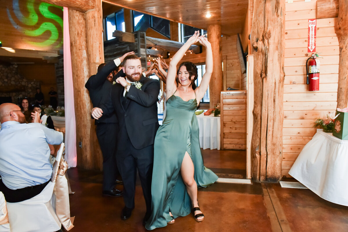 4292-Wedding at The Grands at Mulligans in Sartell Minnesota- Wedding Photographer Nicole Hollenkamp
