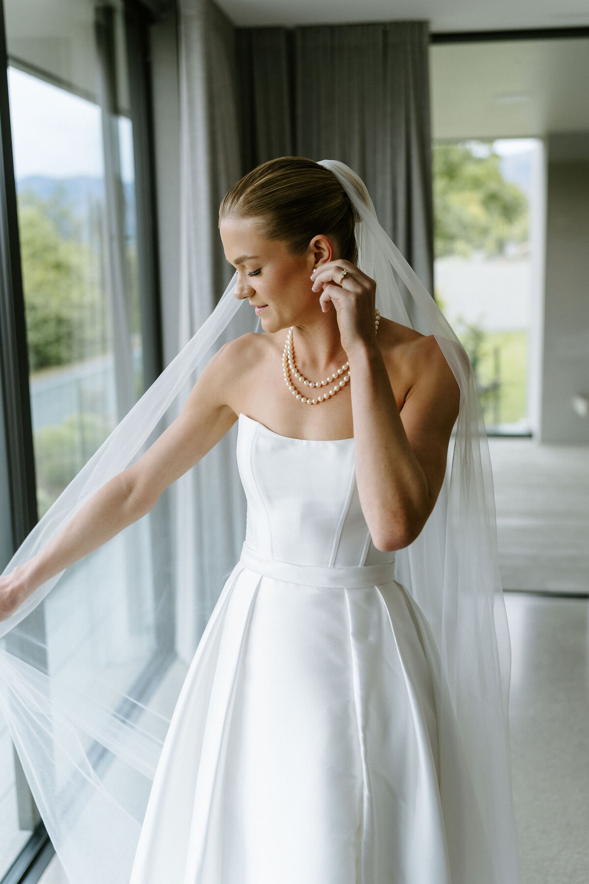 bride-jewellery-weddingdress-hairandmakeup