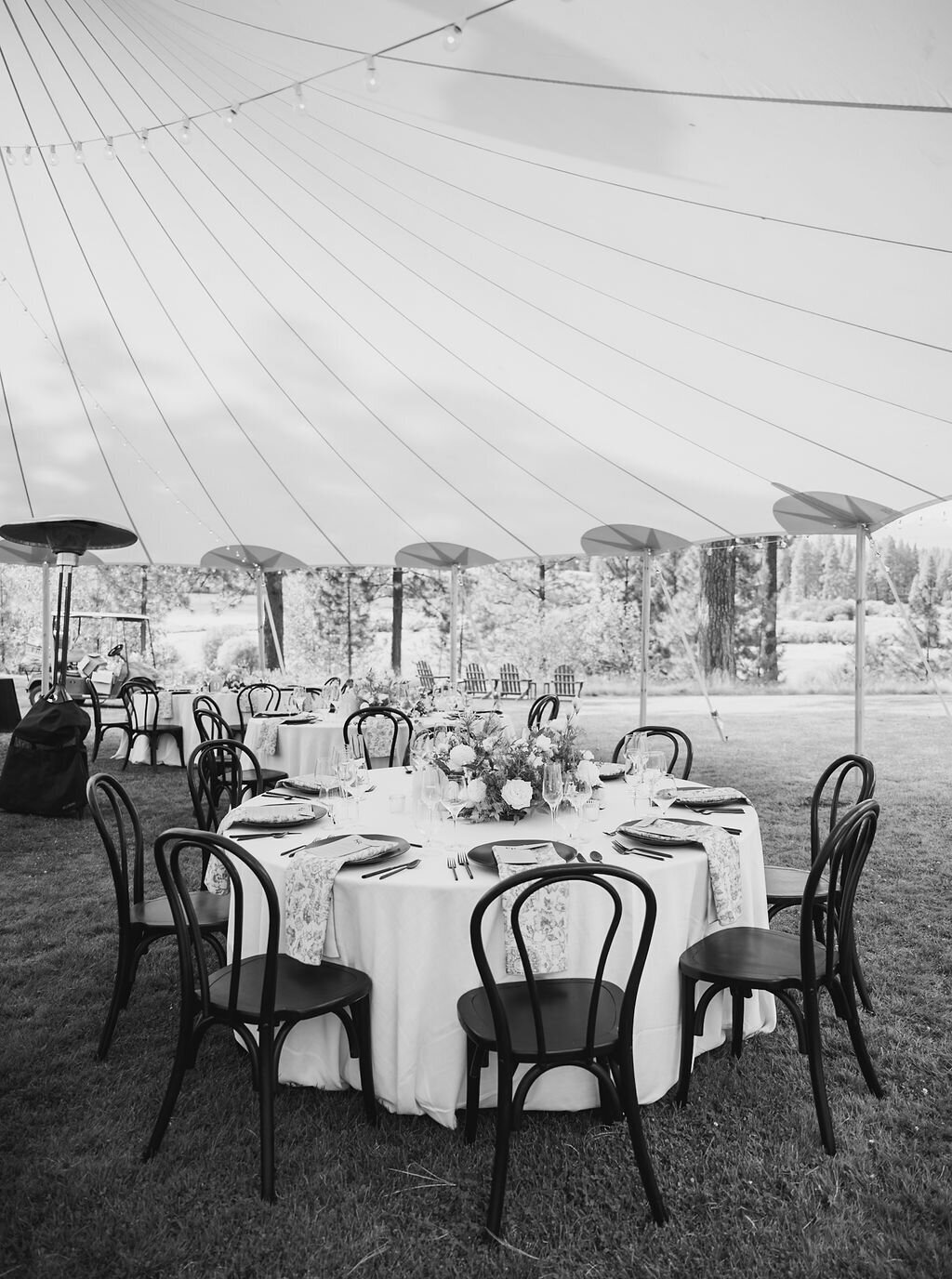 black-and-white-wedding-reception