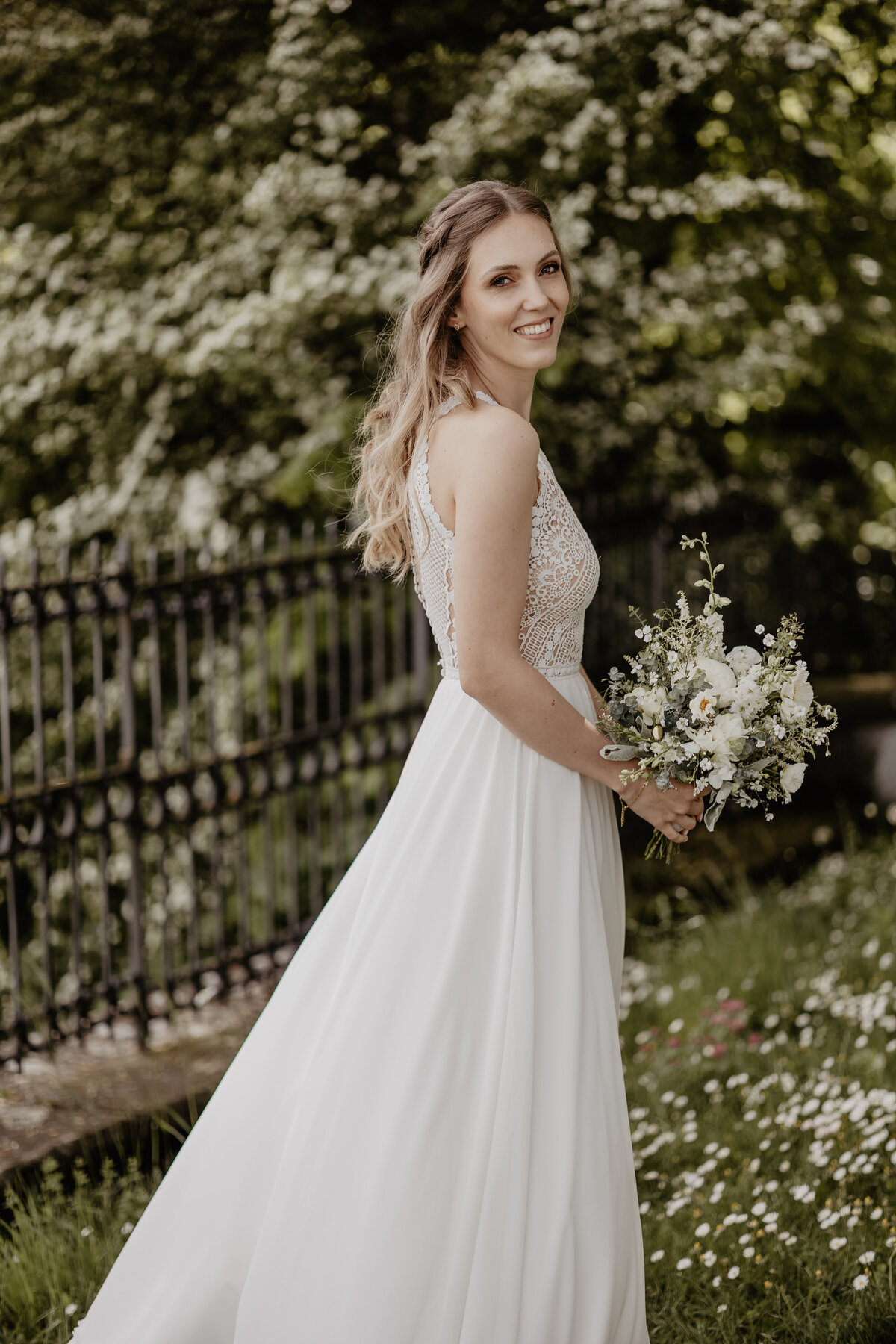 Sarah Schöb - Professional_Makeup_Artist_Schweiz_Bridal_Styling_RealbrideNadine10