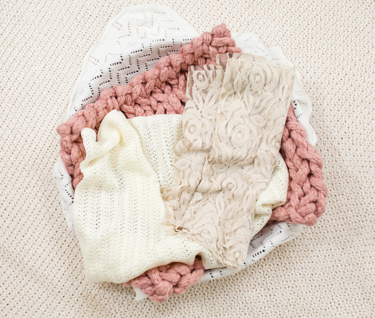 Newborn Props set-up including basket, blanket & wraps by laure photography | 01