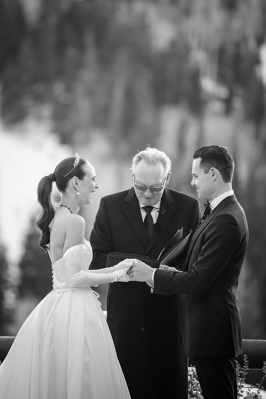 stein-eriksen-lodge-winter-park-city-wedding-pepper-nix-433L-1201bw