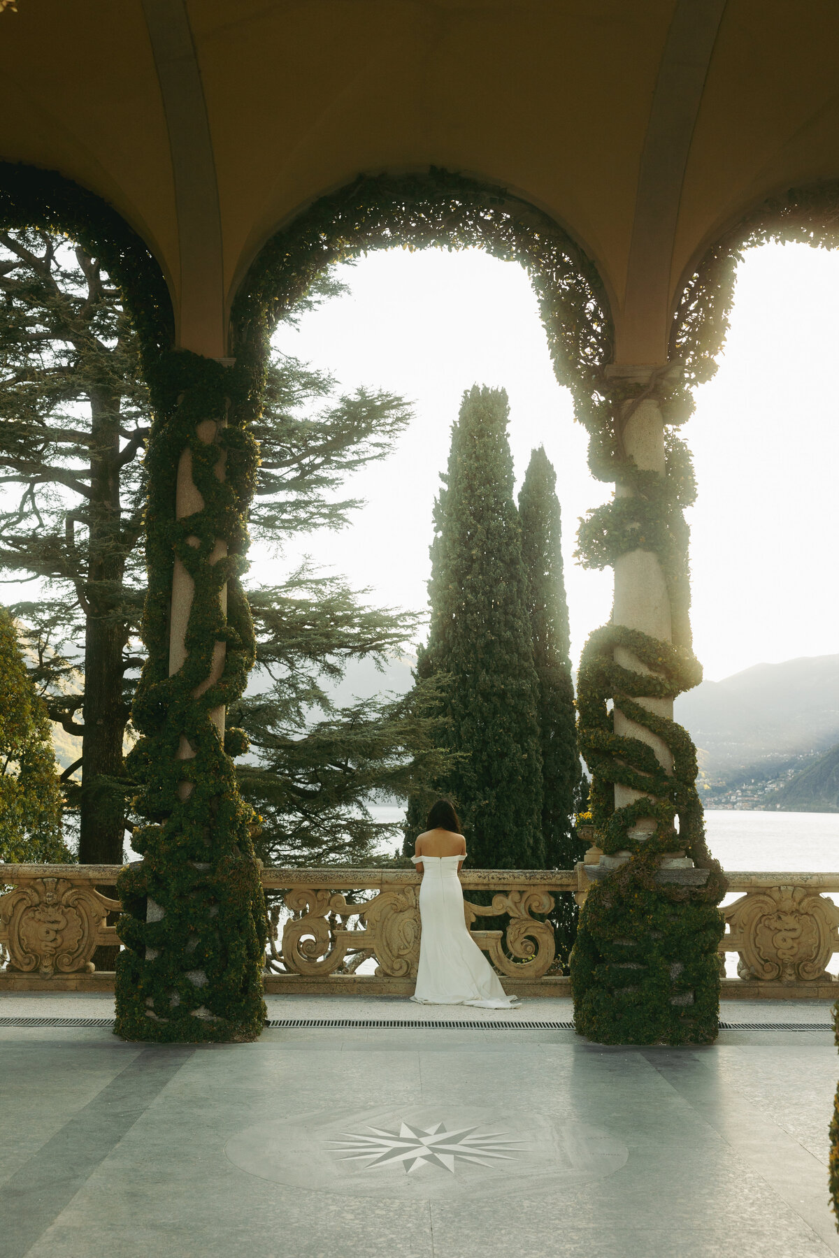 lake-como-boat-elopement-villa-balbianello-italy-italian-romantic-film-45