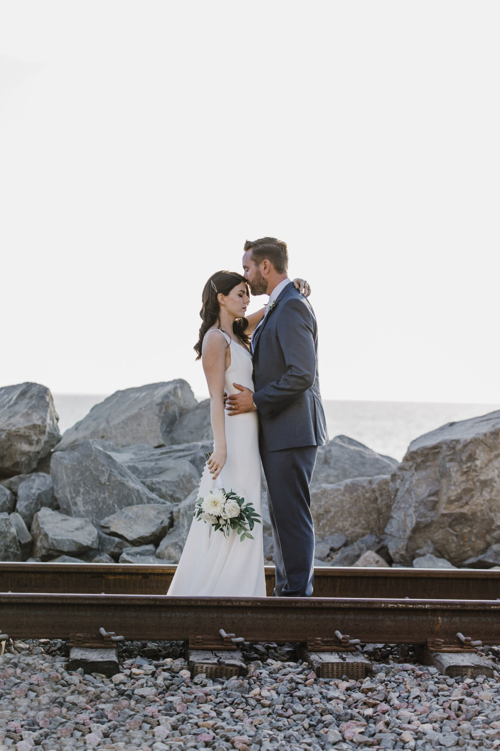 Beautiful wedding at Modern La Ventura for James and Daniela. Photography by Jessica Jaccarino.