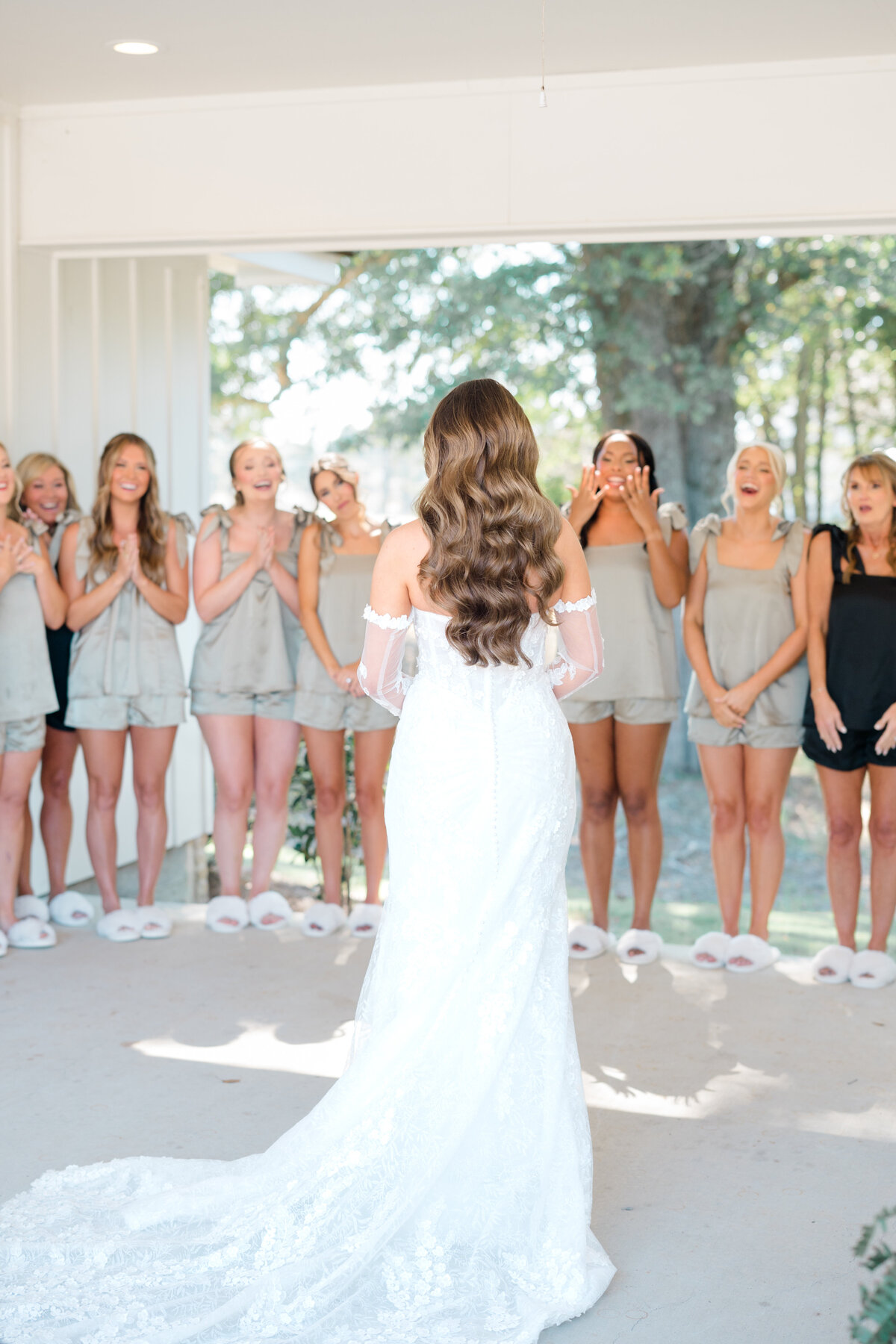 35_Madison & Leighton's Wedding_Prep_Lindsay Ott Photography
