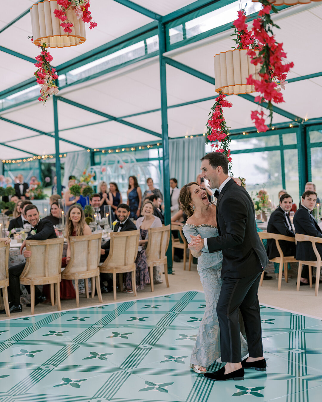 KathleenRob5-3-25GlenstoneGardenVA-VickiGraftonPhotography-1043