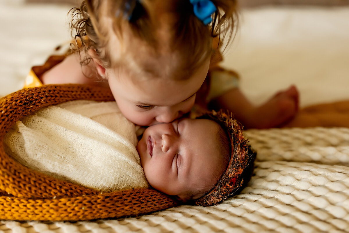 Lifestyle newborn session in home | Burleson, TX Newborn Photographer