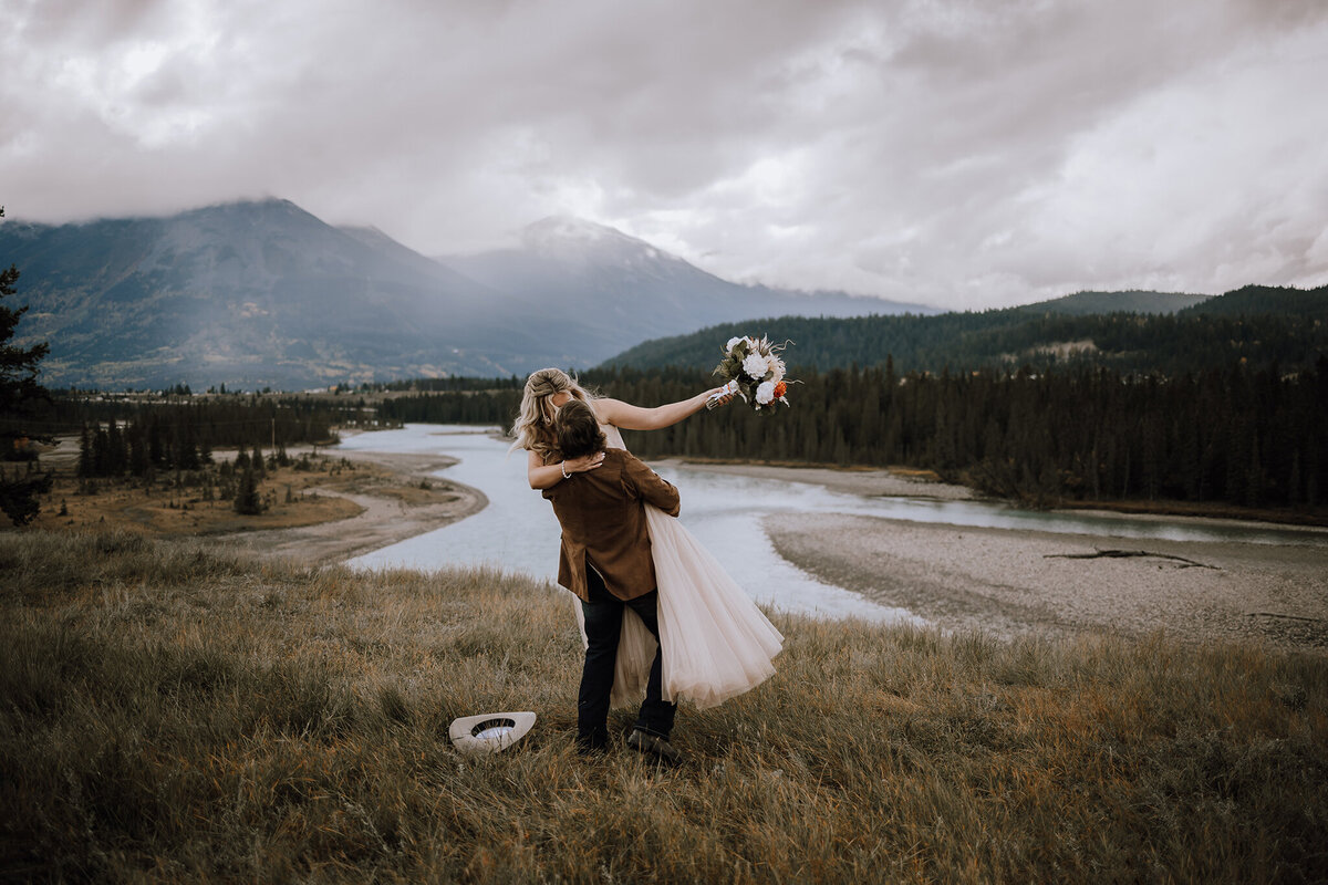 Alberta_elopement_photographer (5)