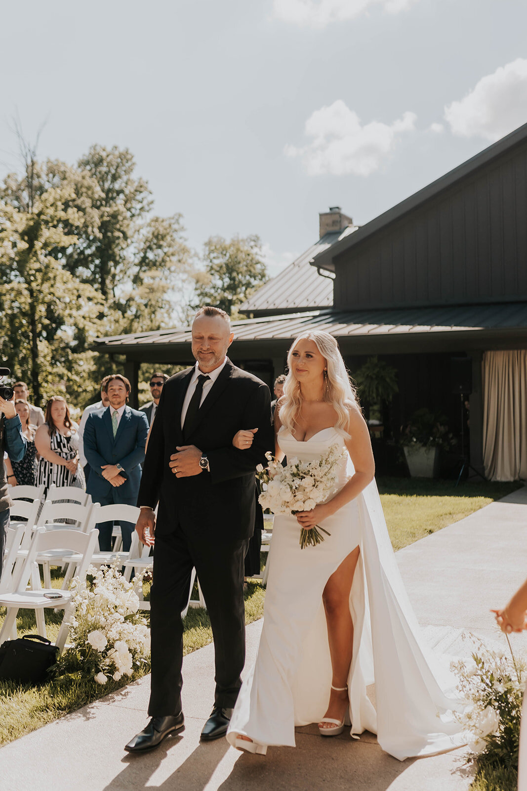 Indianapolis Wedding Florist Planner_First Class Designs_emily elizabeth photography_9