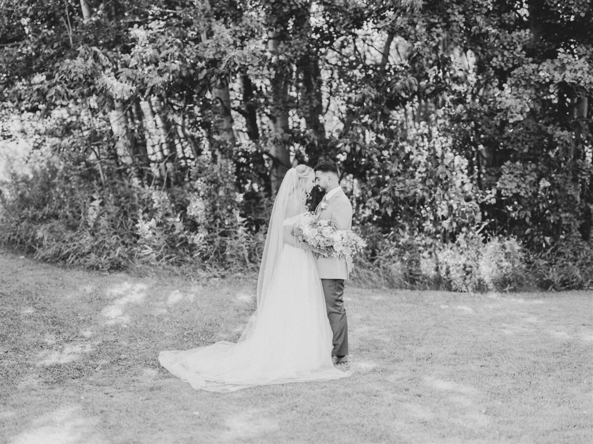 calgary_wedding_photographers_nicole_sarah_bearspaw_LO-438_websize