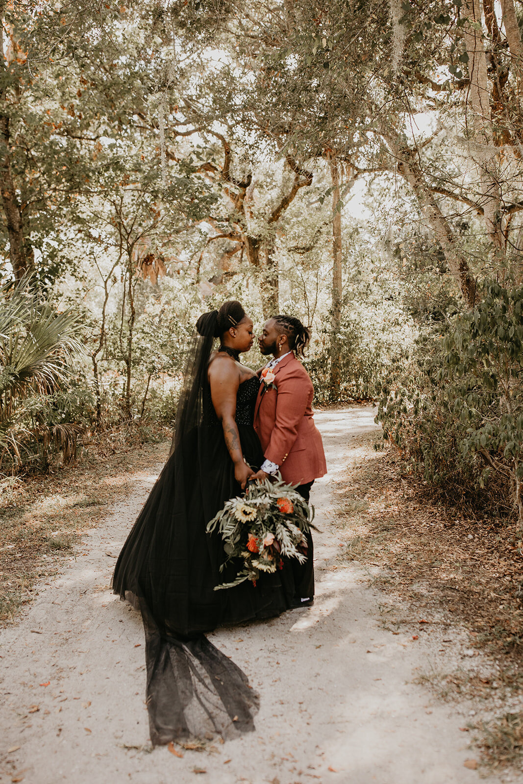 mad-images-photo-boyd-hill-florida-elope-chantilly-chic-celebrations-halloween-wedding-9