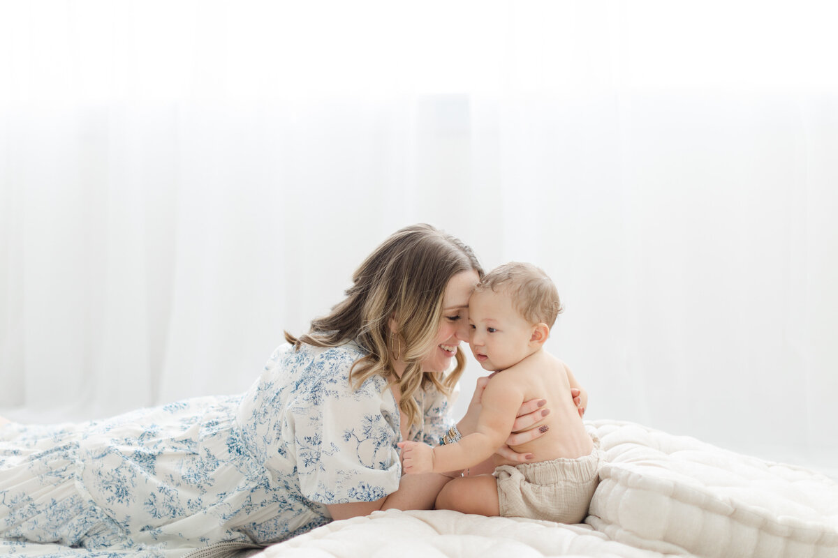 6 month baby milestone portrait session at Philadelphia photography studio - 8