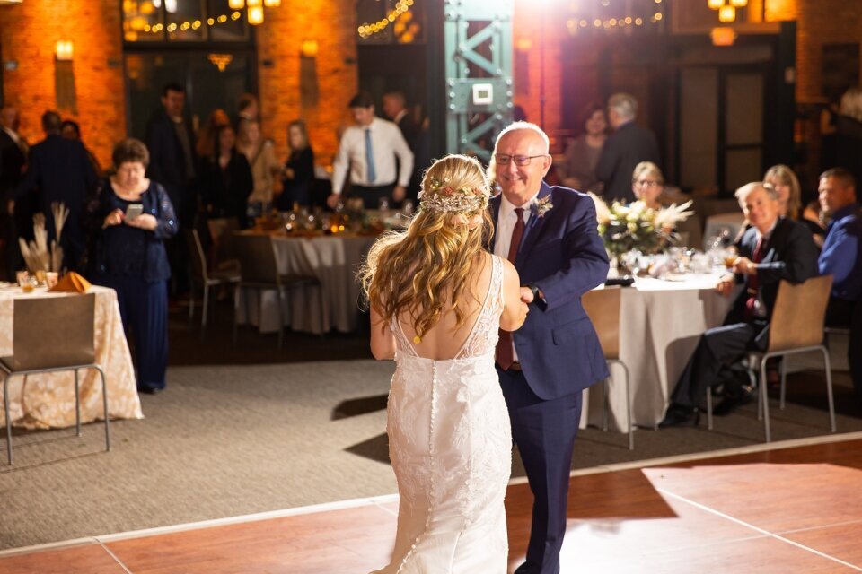 Eric Vest Photography - Nicollet Island Pavilion Wedding (152)