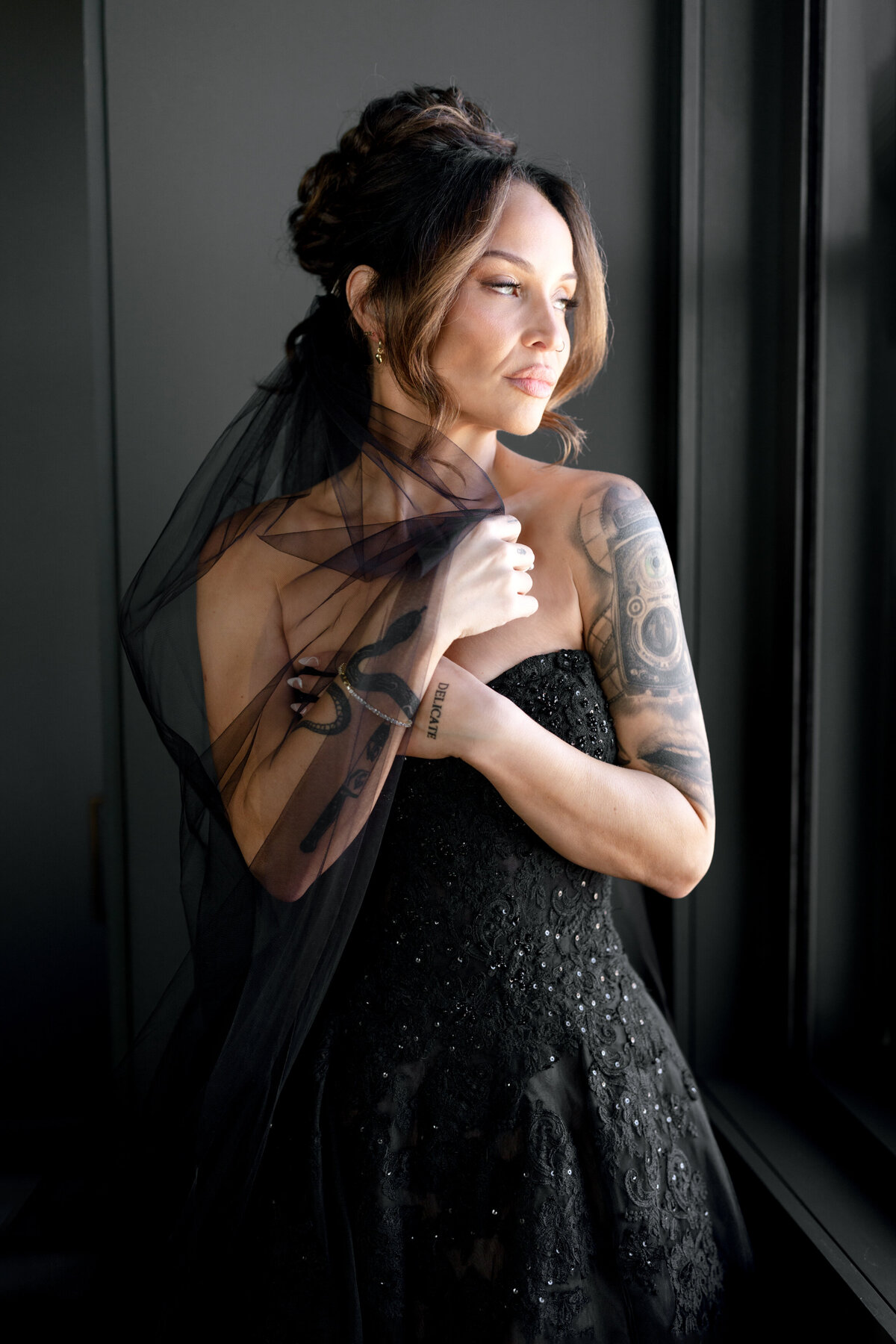 Berlez-Aspen-Avenue-Chicago-Wedding-Photographer- Clementine-Events-Thistle-&-Plume-Shannon-O’Brien-Makeup-Daniela-Kosta-Beauty-Sarabande-The-Robey-Vogue-Magazine-Editorial-Edgy-55