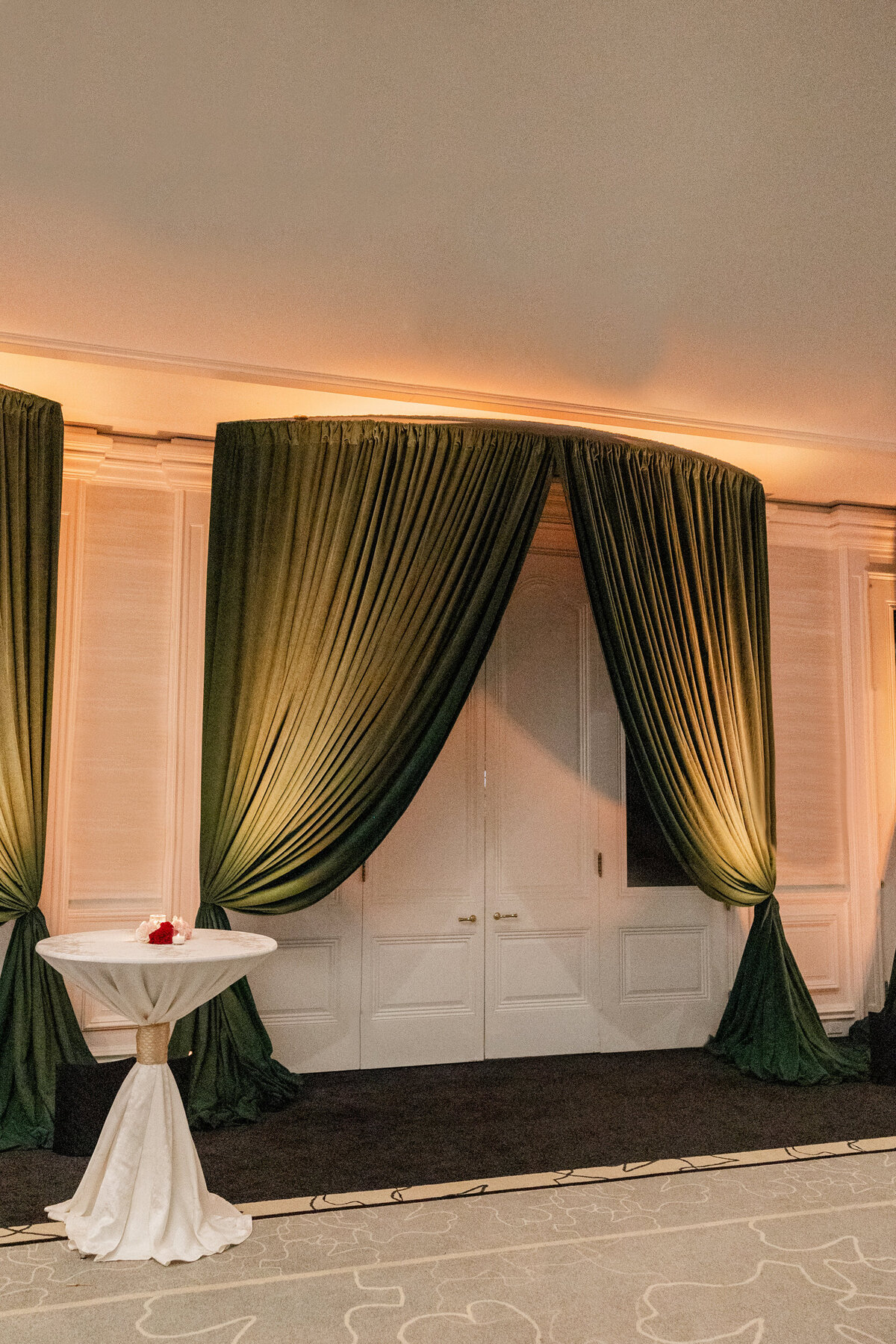 four-seasons-chicago-fall-wedding-alex-ferreri--46