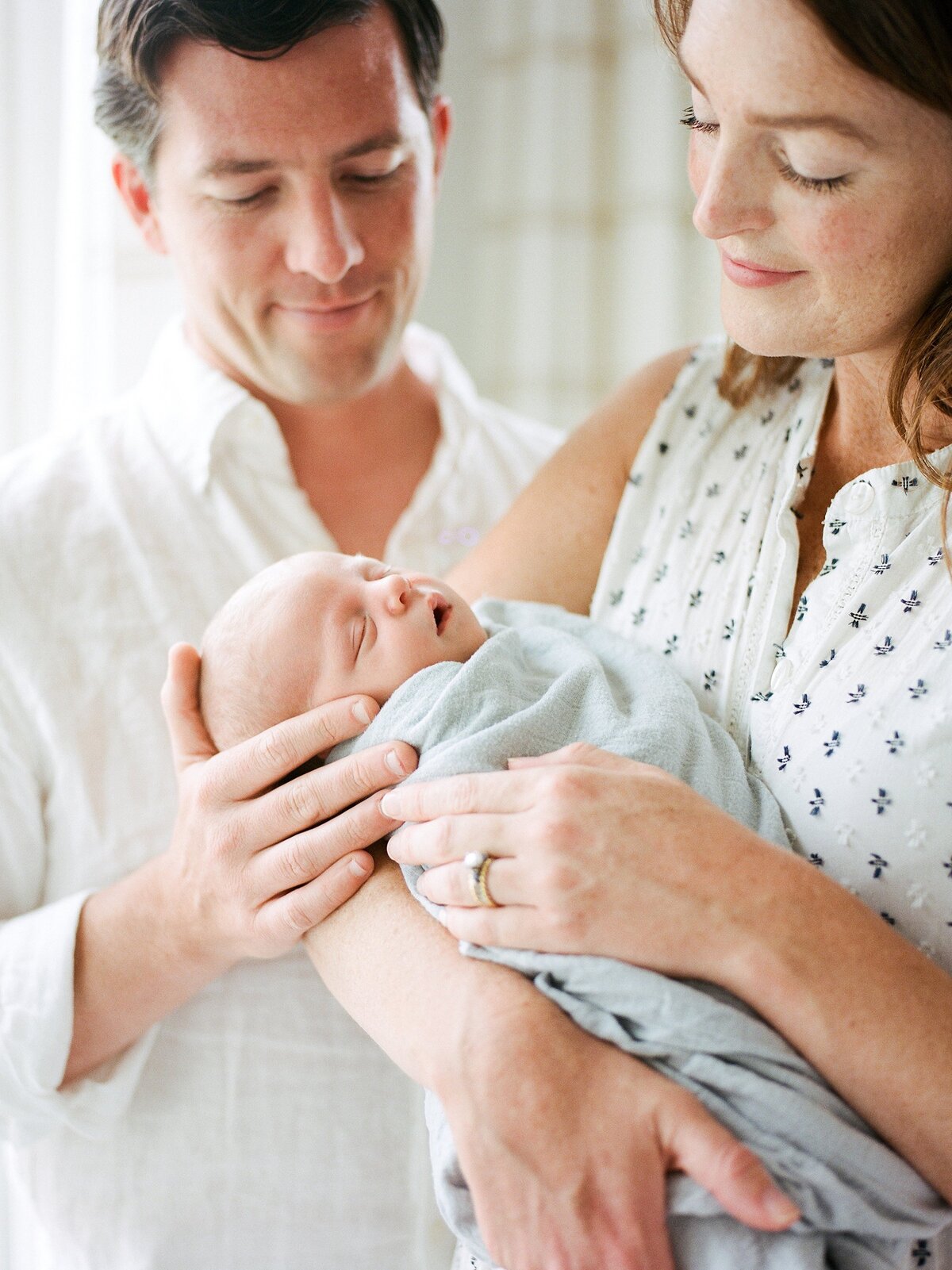 timeless-newborn-photos-charlottesville-va-amy-nicole-photography-0025