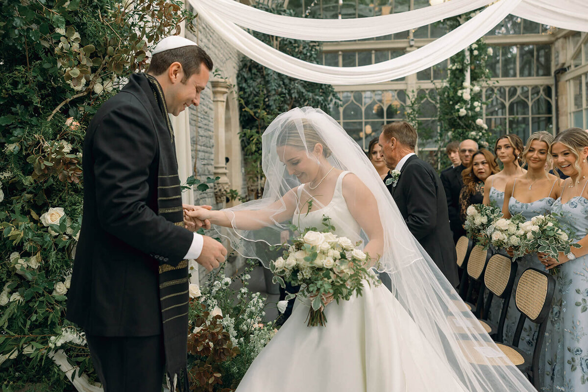 chuppah wedding flower installation2