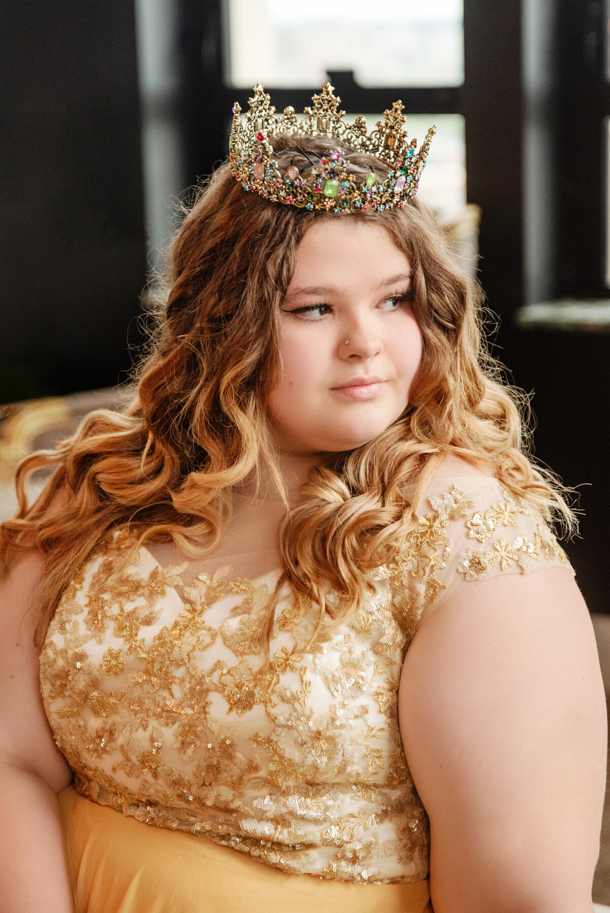 st-louis-senior-photographer-teen-girl-in-gold-gown-and-crown
