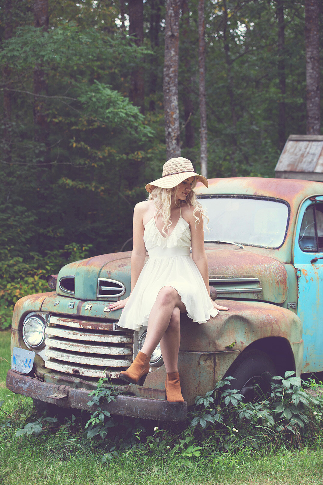 Girl-Old-Ford-Pickup-Studio-64-Photography