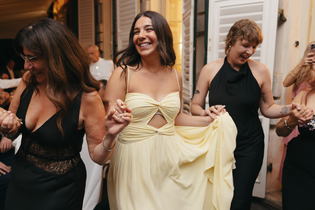 Cacie_Carroll@CacieCarrollPhotography_KriziaandNick_WeddingDayatVillaDurazzo_SantaMargheritaItaly-1309