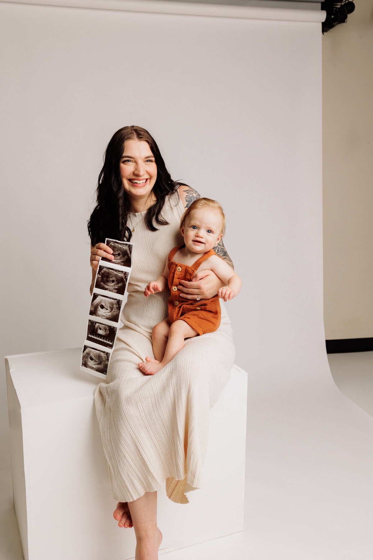 Best Motherhood photography NW Arkansas, motherhood portraits near me, mommy and me photography NW Arkansas
