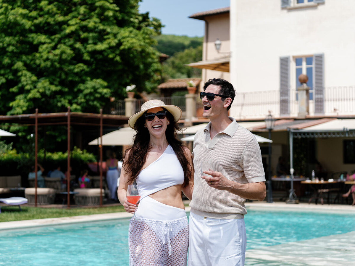 24-Bride-and-Groom-Poolside-in-Florence