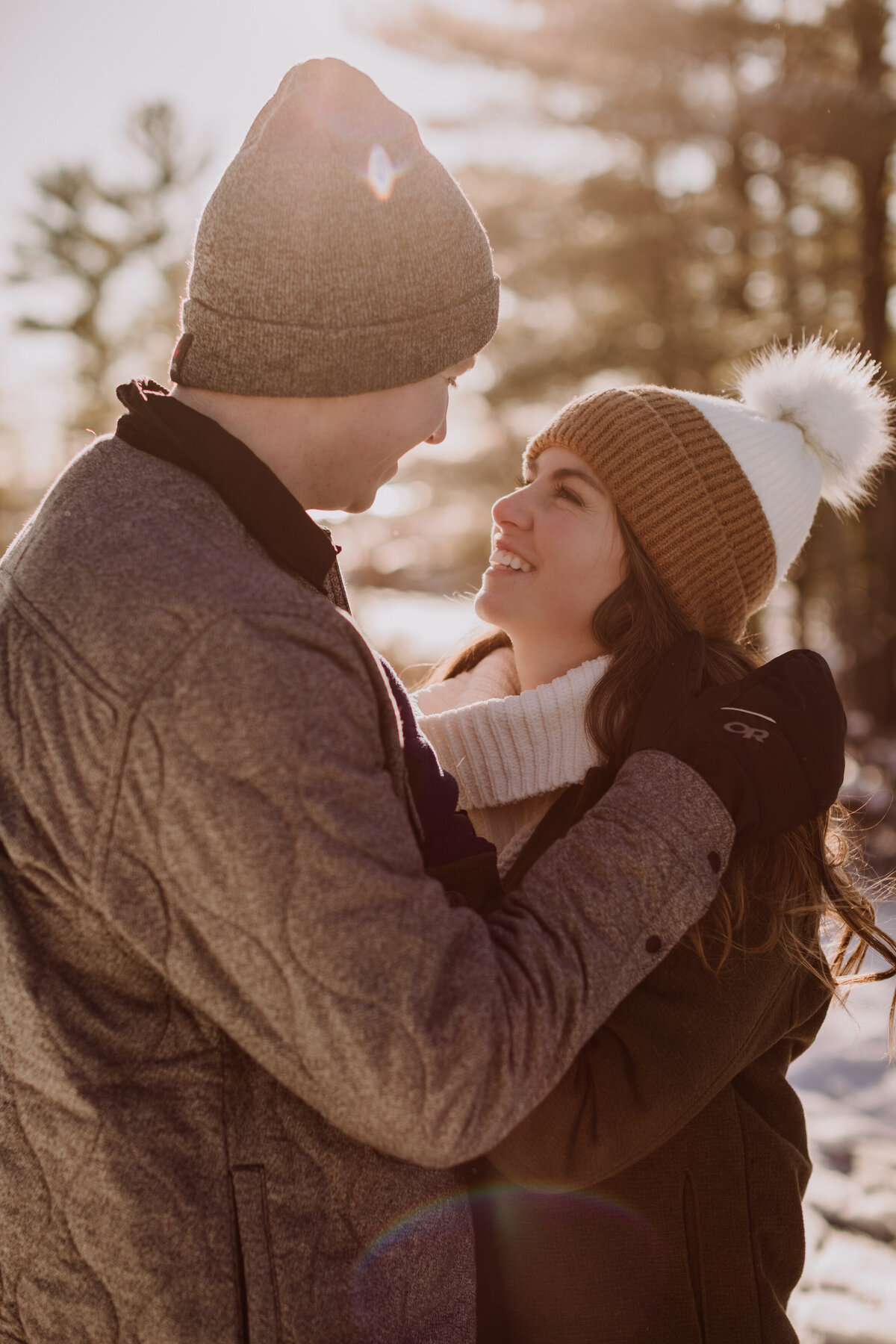 brianna-alex-engagement-muskoka-winter-snow-8