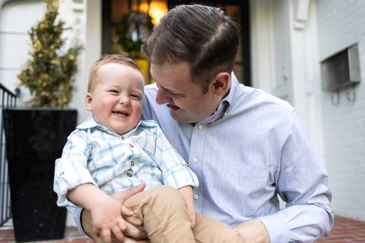 Kansas_City_Family_Photography_happy_toddler_with_dad-5