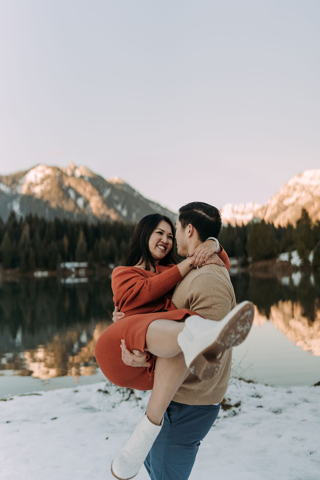 Joyce Li Photography Destination Wedding Elopement Engagement Lifestyle Portrait Photographer West Coast Seattle Washington California goldcreekpondengagement-54