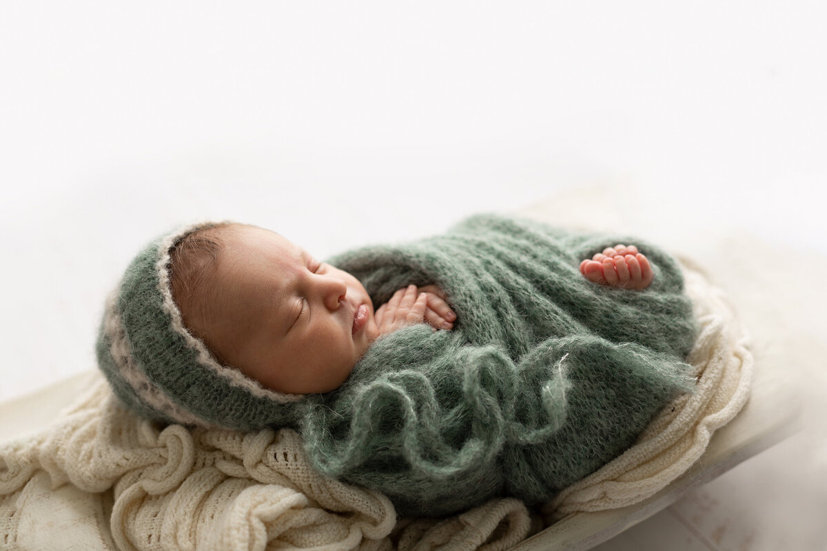 westerville-ohio-newborn-photographer-columbus-hilliard-lewis-center-worthington-powell-dublin-hilliard