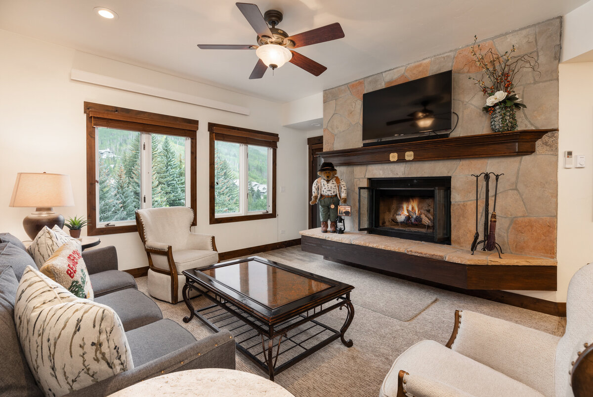 charter_4320_interior_living_a (2)