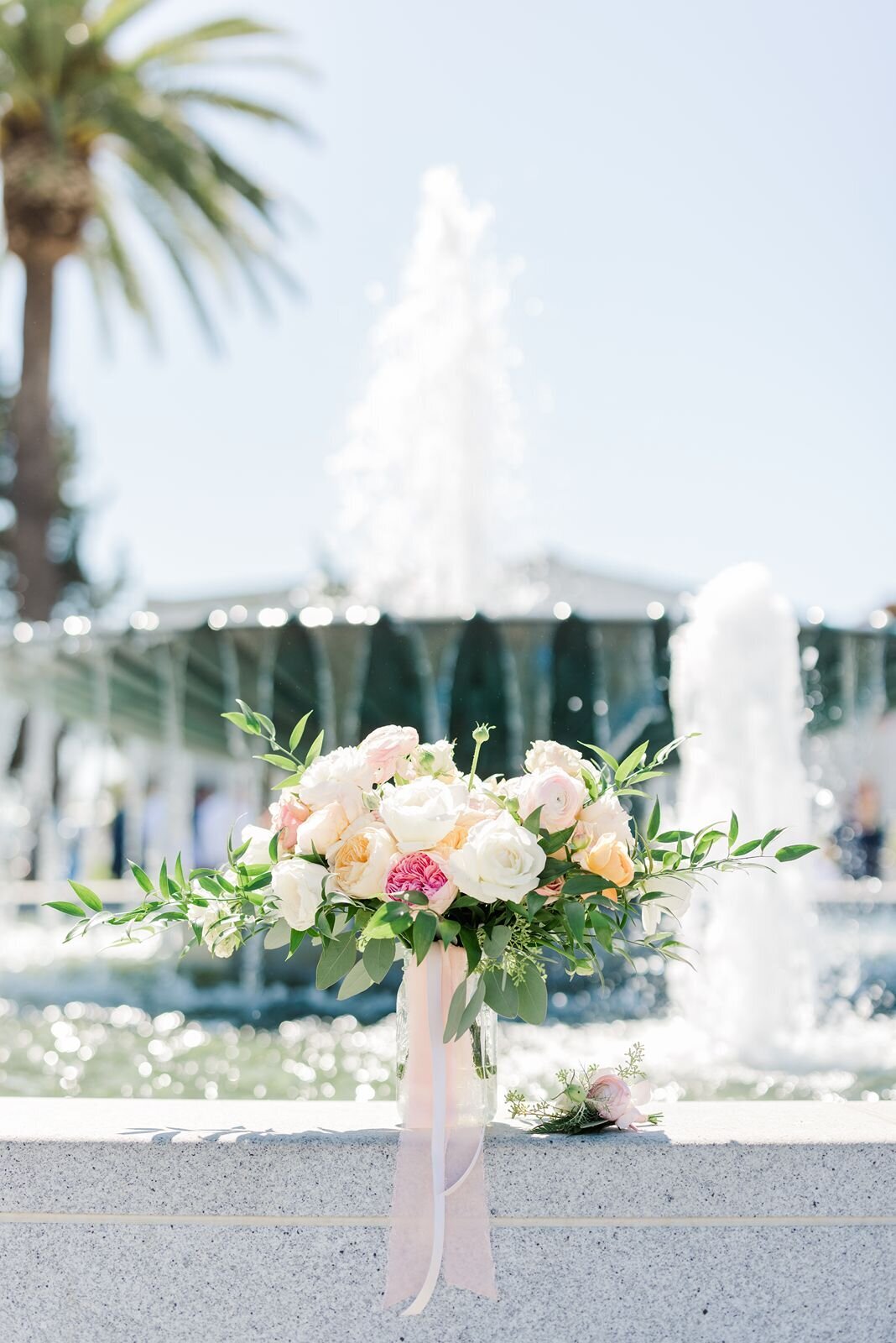 pastel-coral-pink-bridal-bouquet