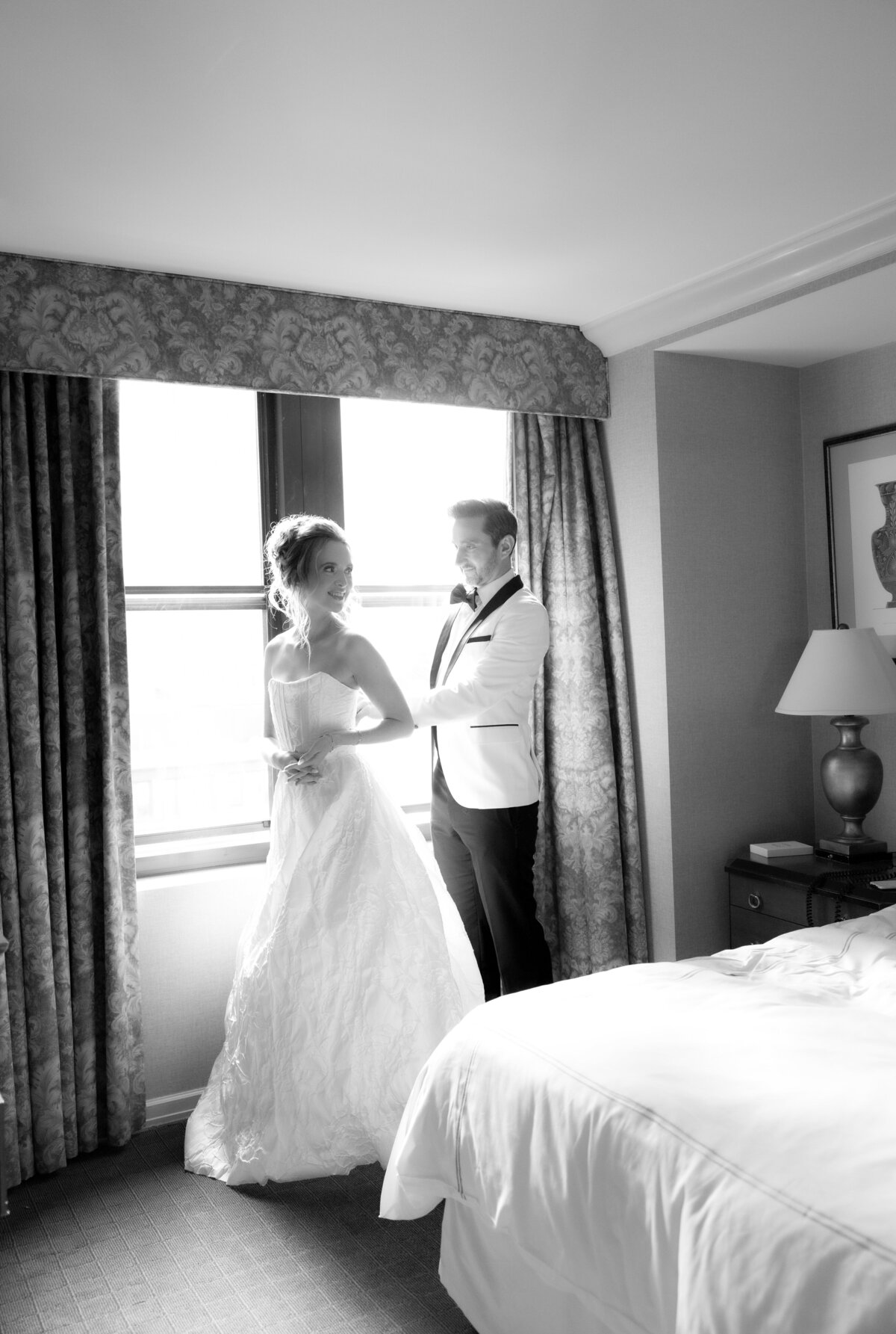 terrace-nyc-wedding-elegant-couple-67