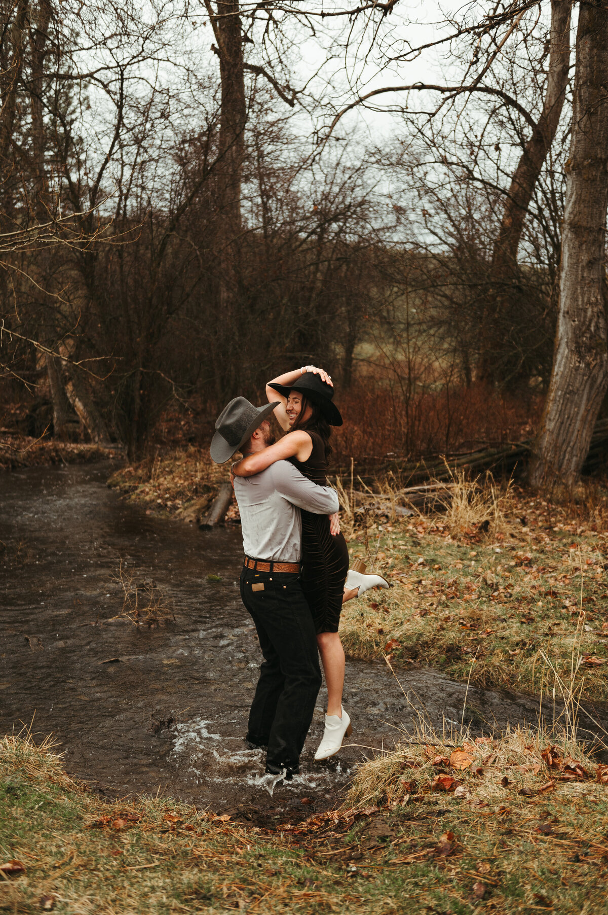 presley-gray-photo-montana-western-style-engagement-4578