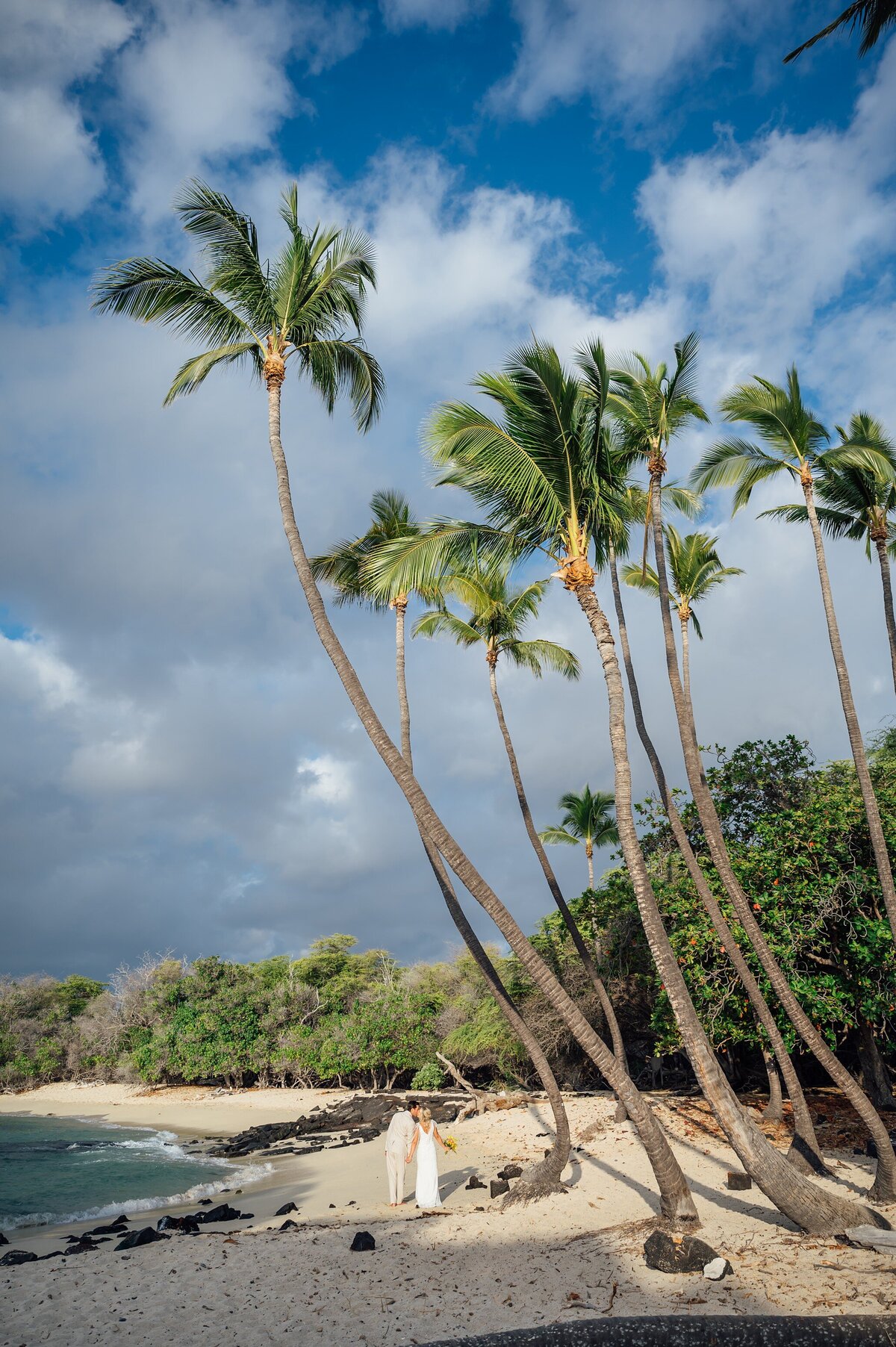 mahaiula-beach-elopement_0016