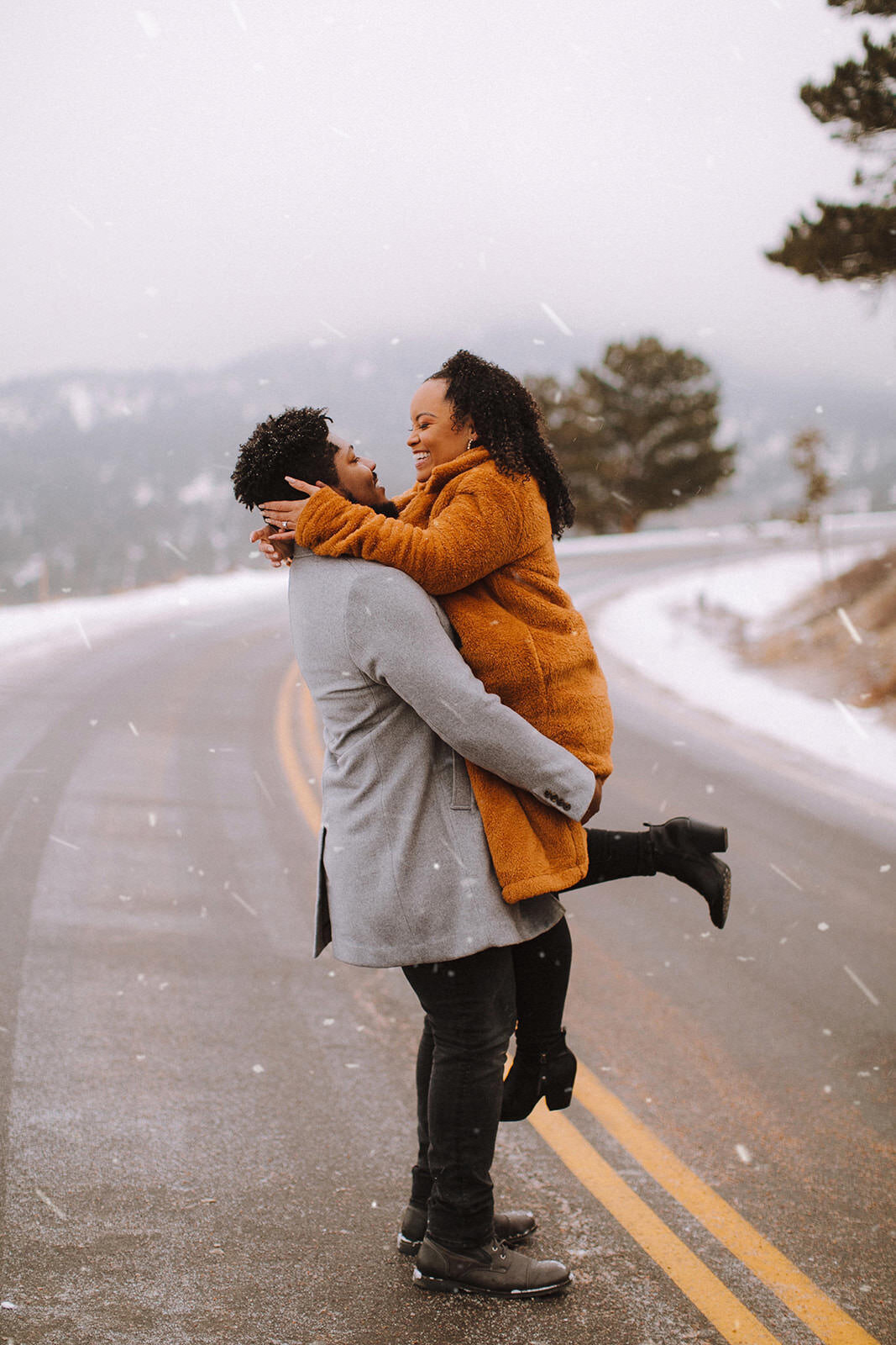 Rocky Mountain National Park Photographer Estes Park Photo Session Engagement Photo Spot Best Spot Pretty Photography Engaged Proposal Portraits Wedding Elope Elopement Destination Winter Snow Wintery Snowy Mountains RMNP Liz Osban Photography2