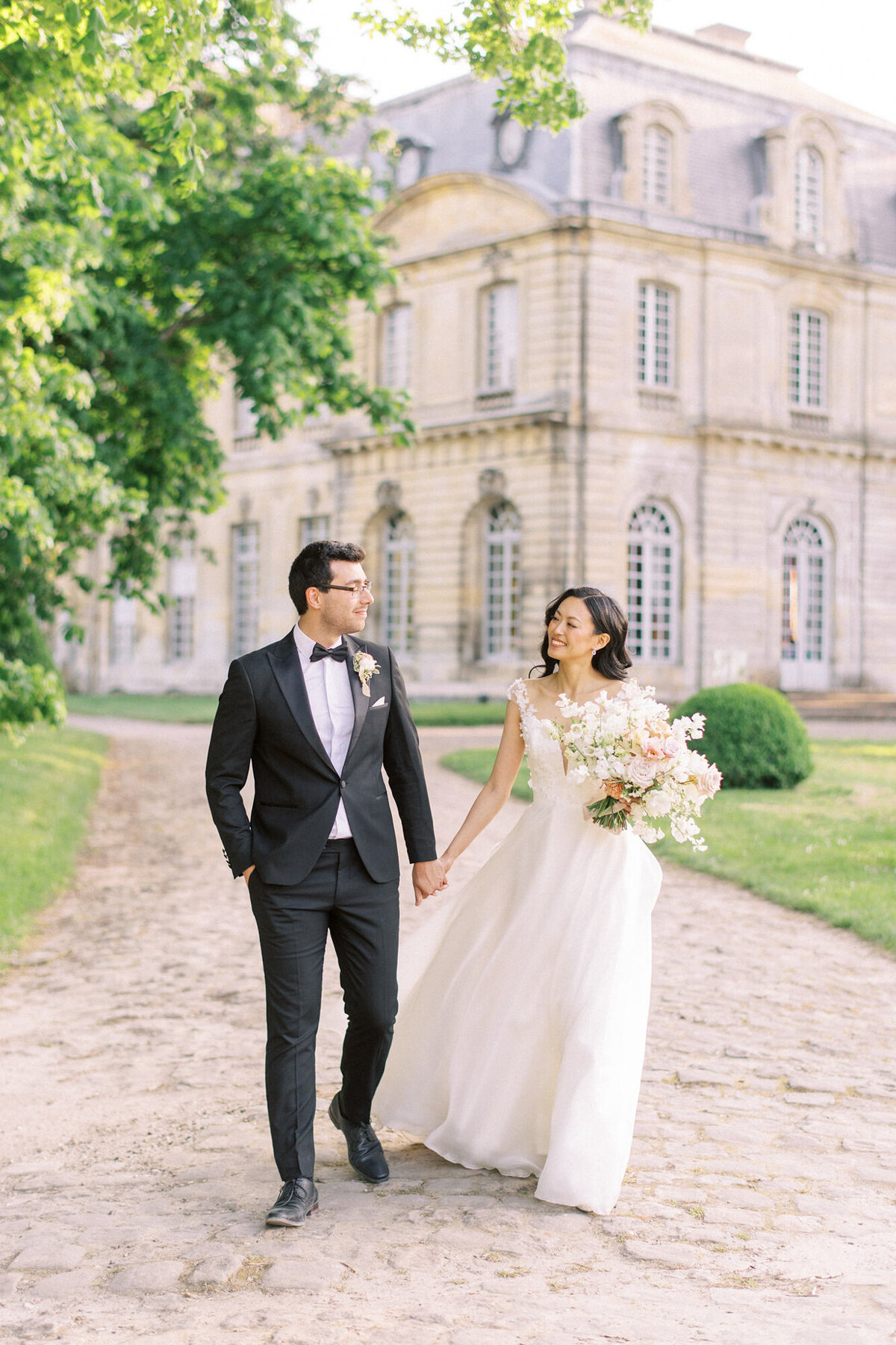 Maïlys Fortune Photography Husband Wife Wedding Weddings Photography France Switzerland Italy Timeless Dreamy Imagery Bilingual French English Destination Weddings Destination Wedding Provence French Riviera Paris Lake Como Tuscany103