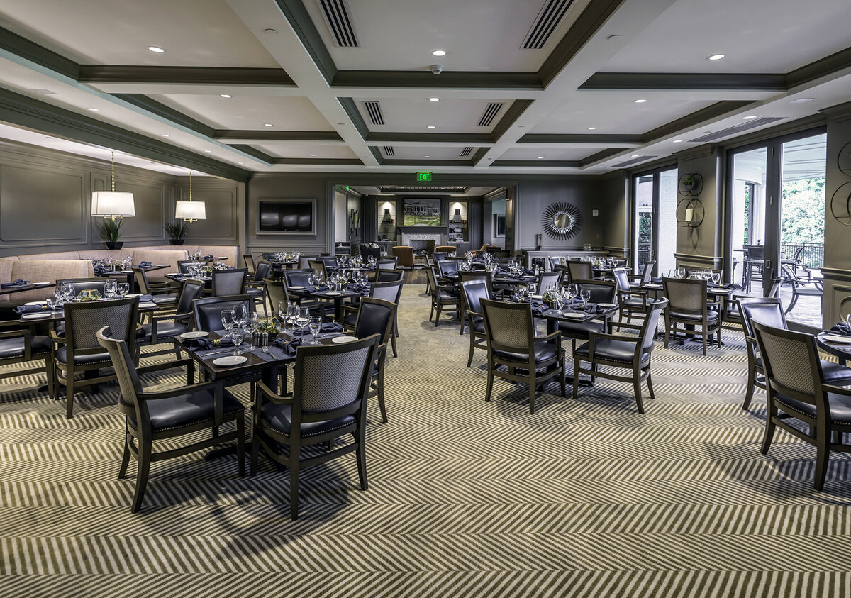 casual dining room at Richland Country Club