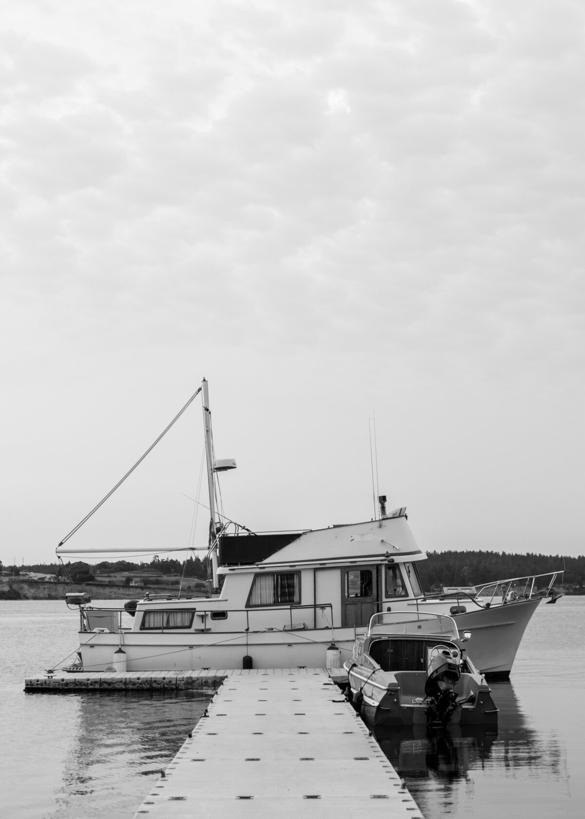 boat-wedding-venue-Captain-Whidbey-jennifer-moreno-photography-documentary-style-Washington