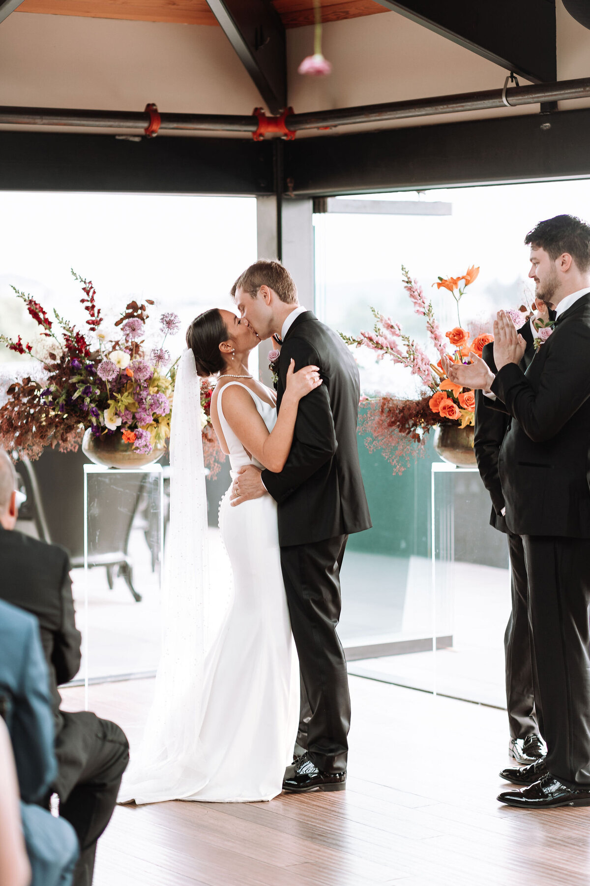 Colorful-Wedding-Olympic-Rooftop-Flora-Nova-Design-Seattle-00037