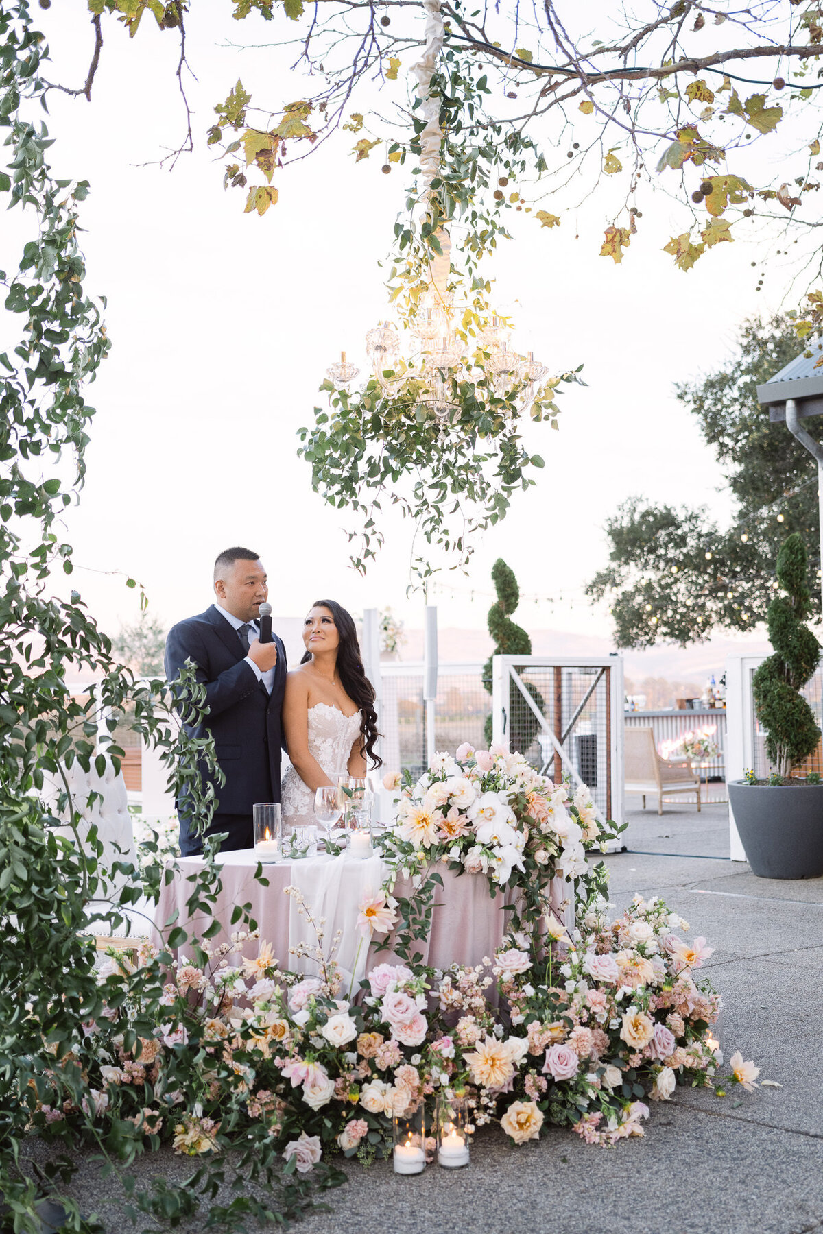 bride and groom ceremony outdoor pictures