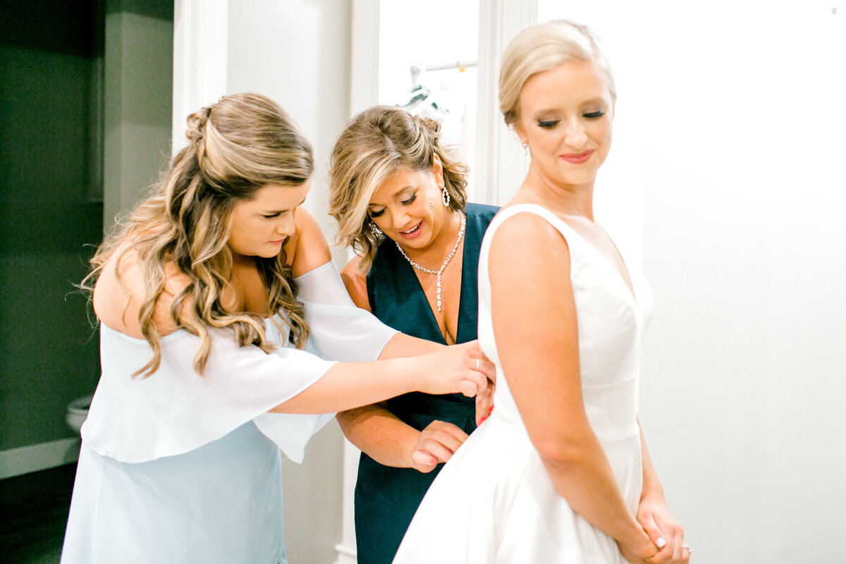 Chandler-and-Andrew-Wedding-Day-emily-nicole-photo-177