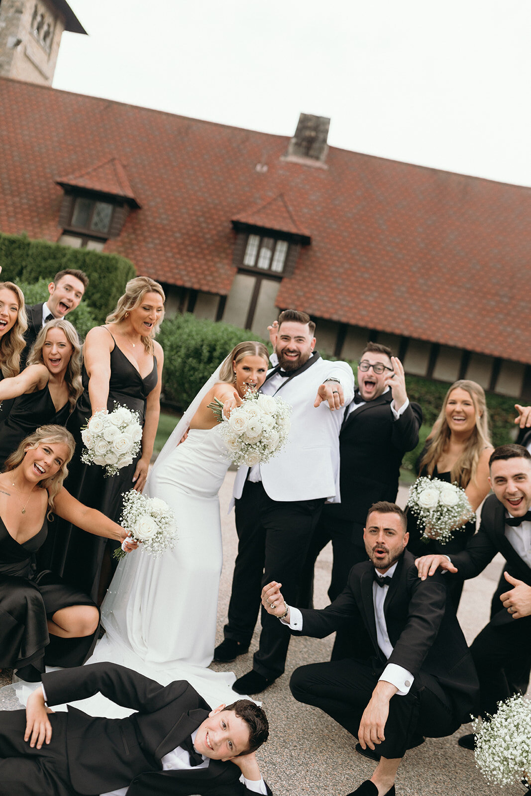 wedding-party-photos-saint-clements-castle