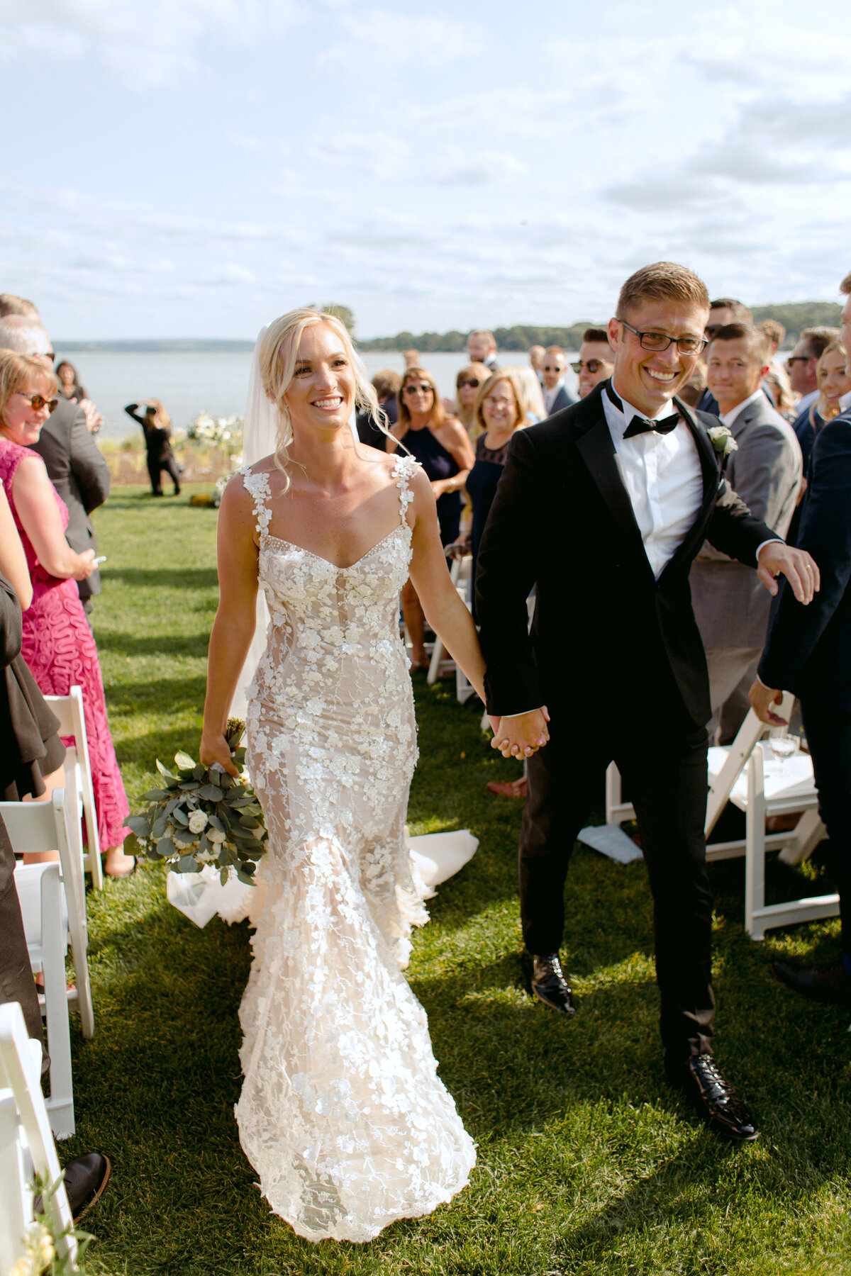 Lake House  Canandaigua Wedding Just Married Bride and Groom Portraits_Verve Event Co (3)