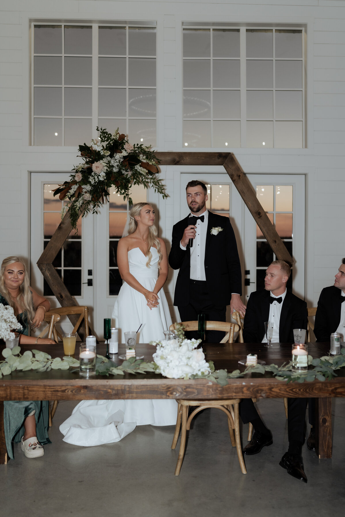 pile-wedding-944