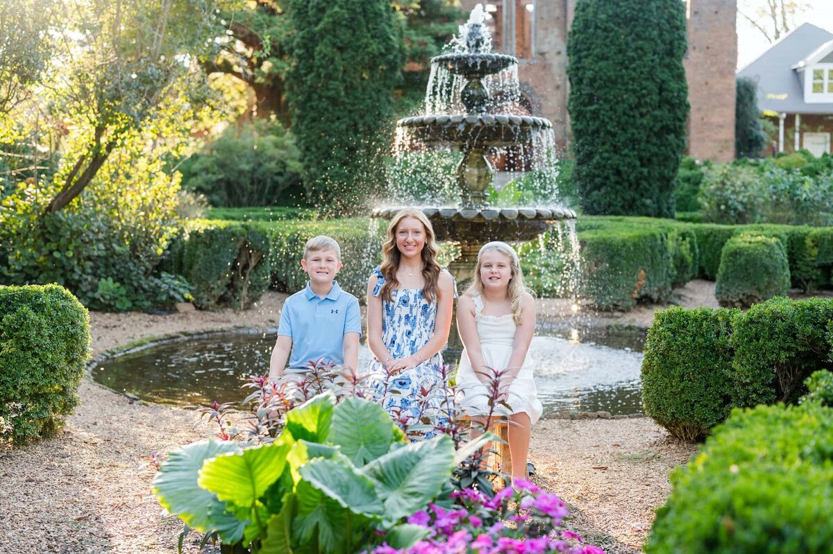 Elli-Row-Photography-Barnsley-Gardens_6126_1