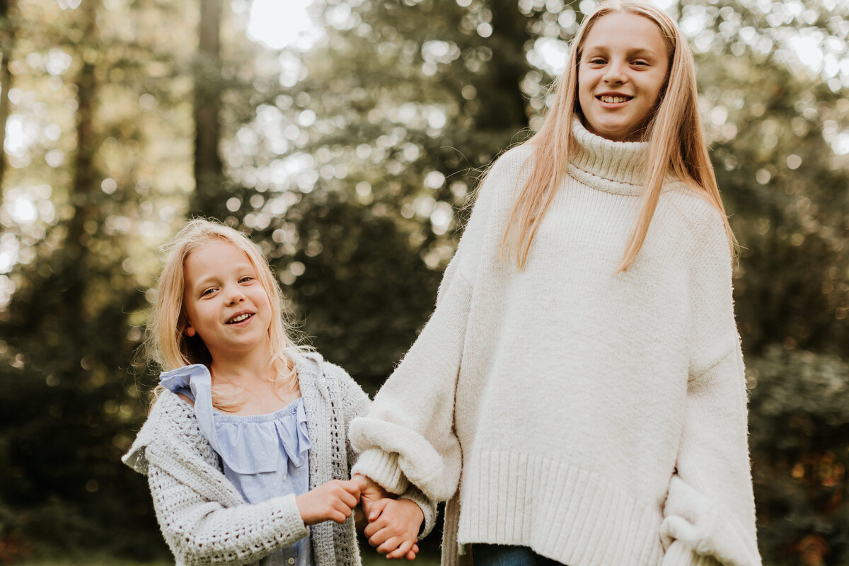 EXTENDED_AUTUMN_OUTDOOR_FAMILY_SHOOT_SURREY_PHOTOGRAPHER_0015