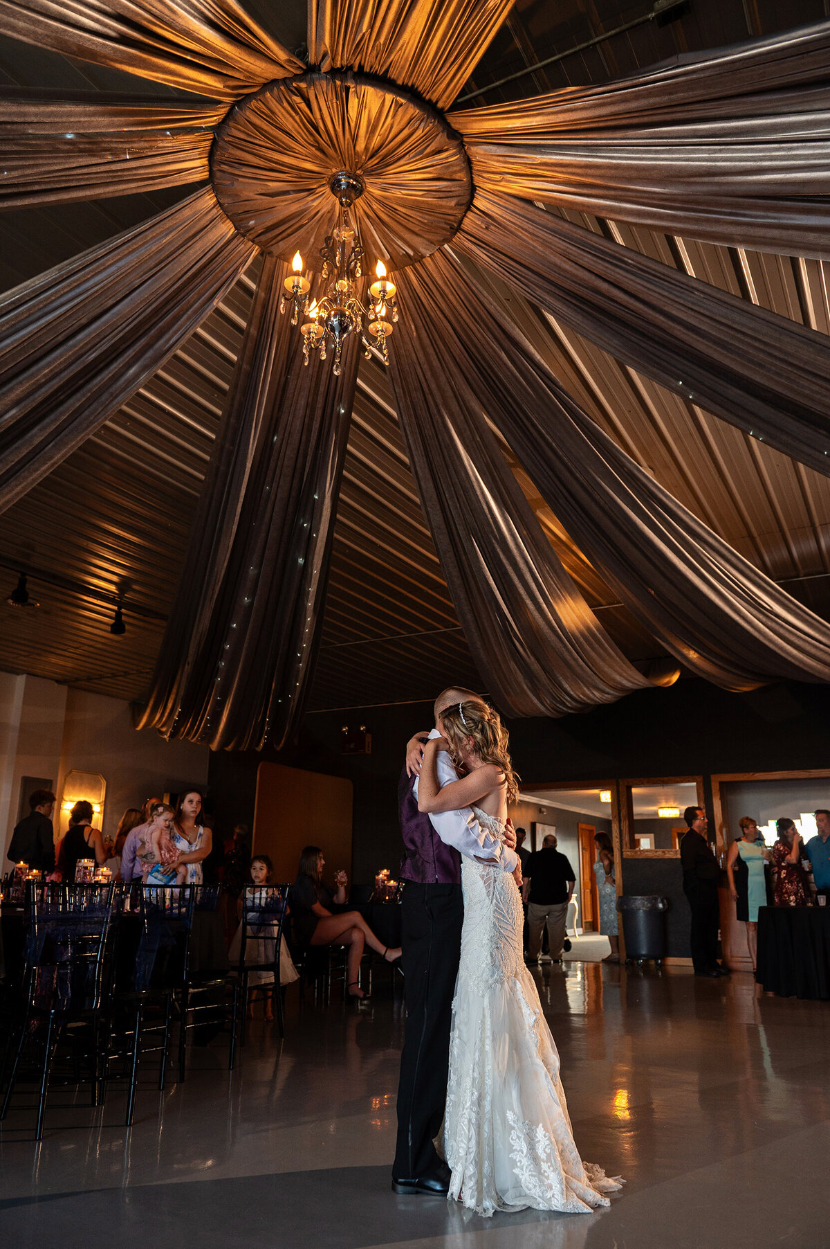 Detroit-Wedding-Photographer-The-Landing-238