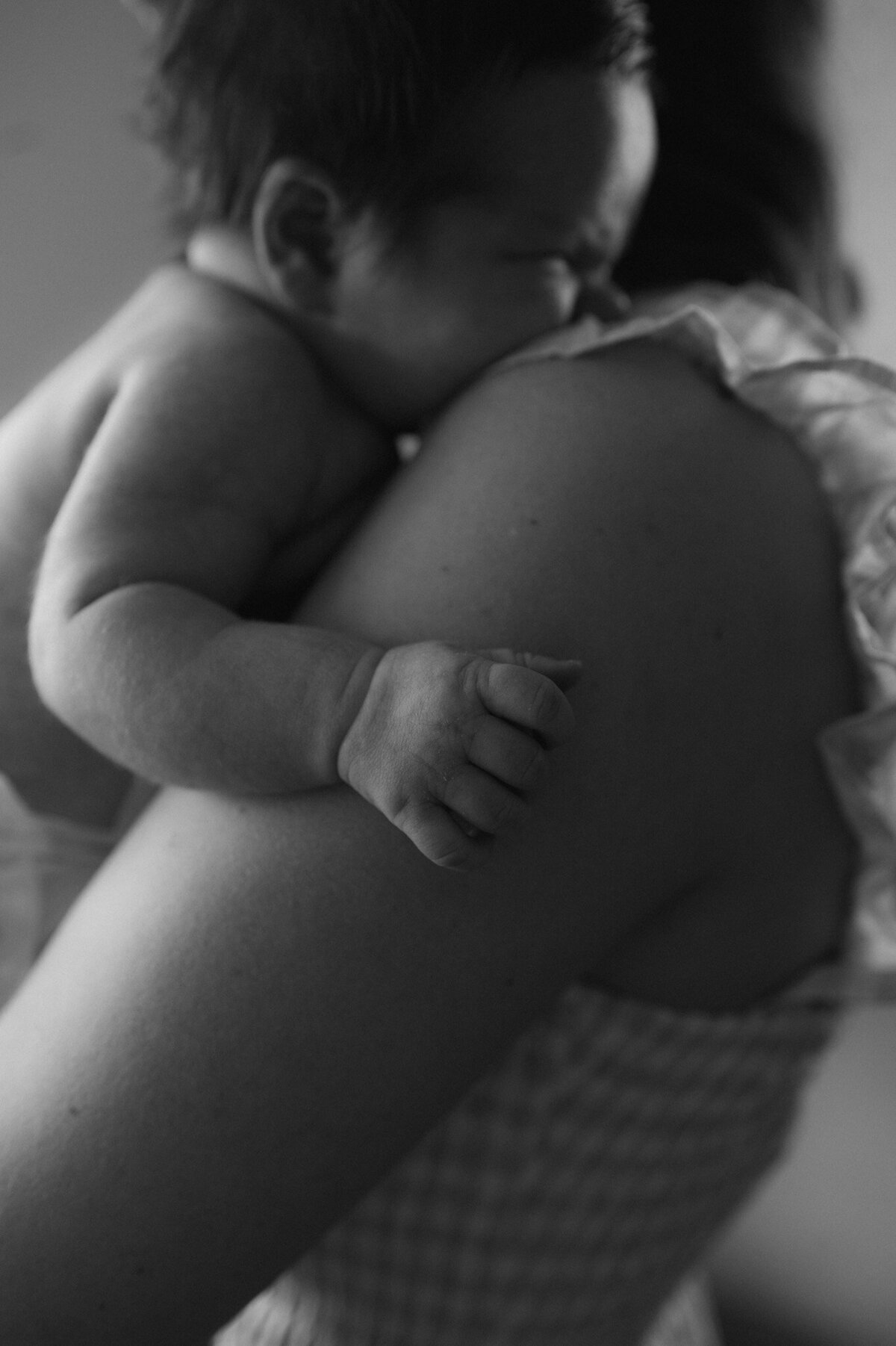 new-england-motherhood-photographer-emotive-portraits-memories
